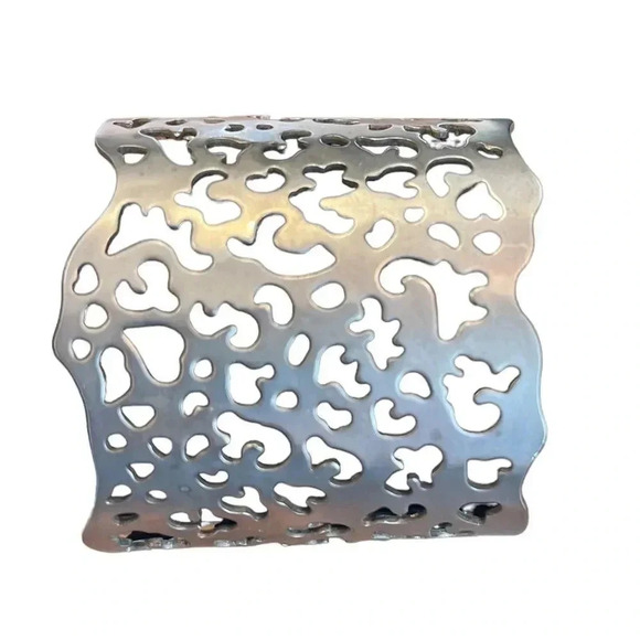 Matte silver cuff bracelet - Picture 1 of 9